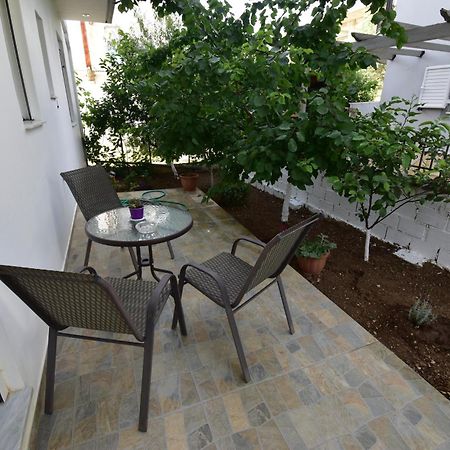 Magenta Apartment อีกูเมนิทซา ภายนอก รูปภาพ