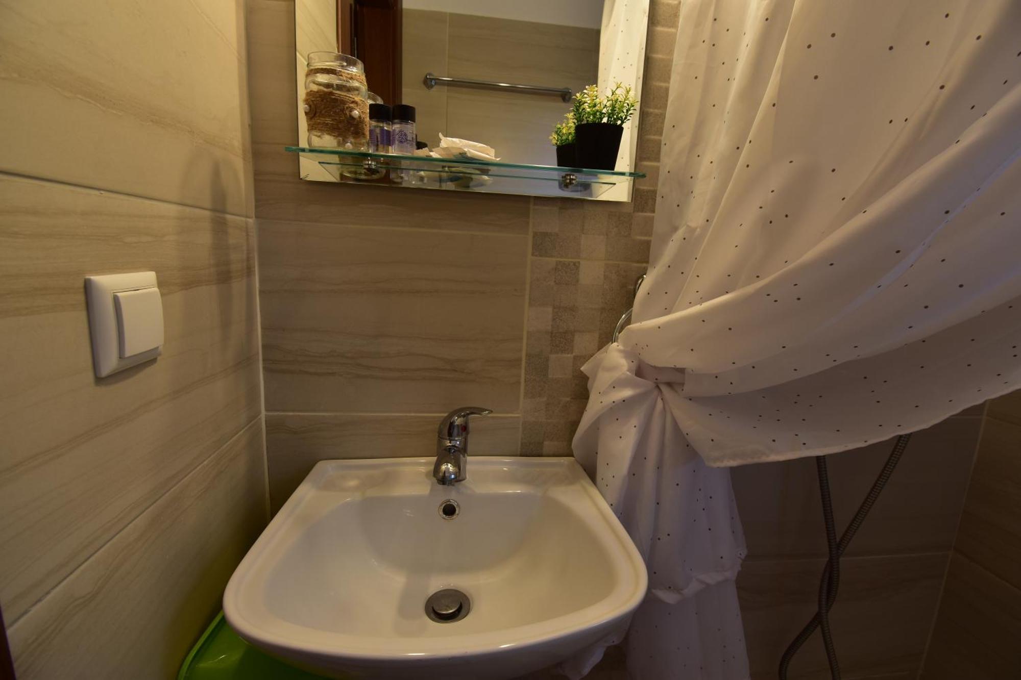 Magenta Apartment อีกูเมนิทซา ภายนอก รูปภาพ
